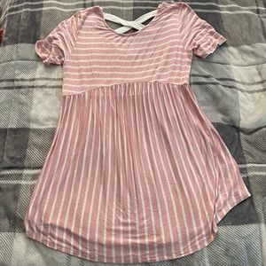 4/$17  Maternity top